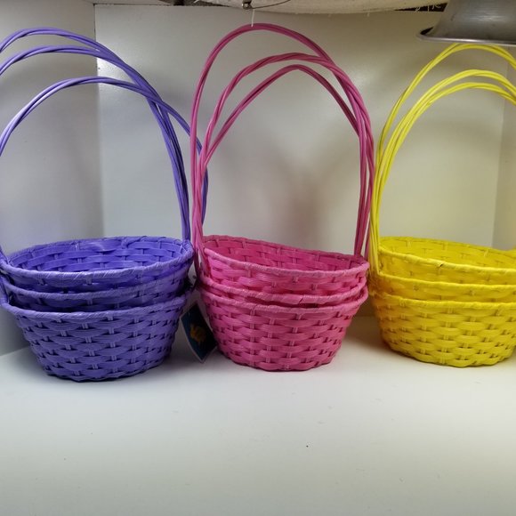 Set of 9 ester Basket's plastic and wire 6" bottom, 8 1/4" upper rim 12.5" Heigh - Picture 1 of 13
